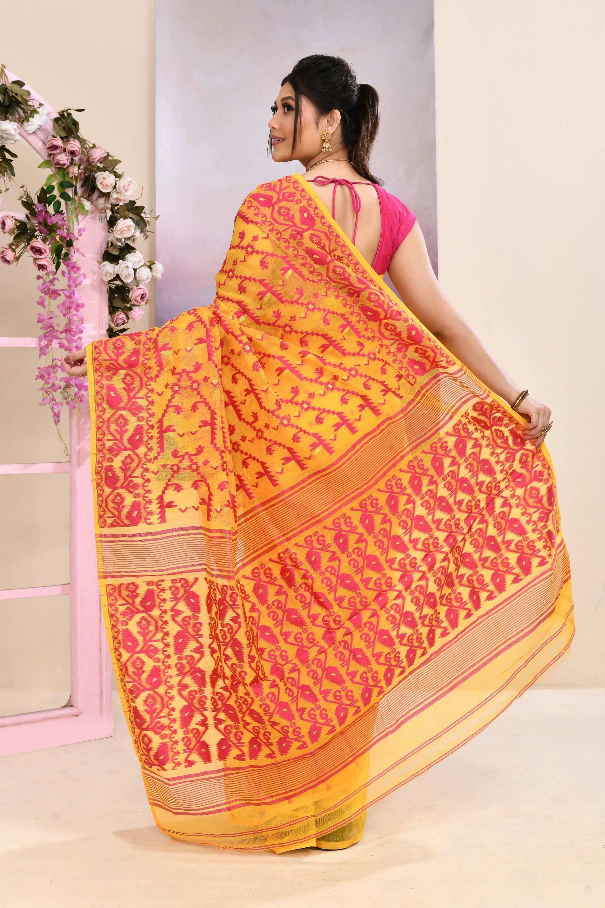 Piyari Fashion Women's Yellow Embellished Cotton Blend Jamdani Saree