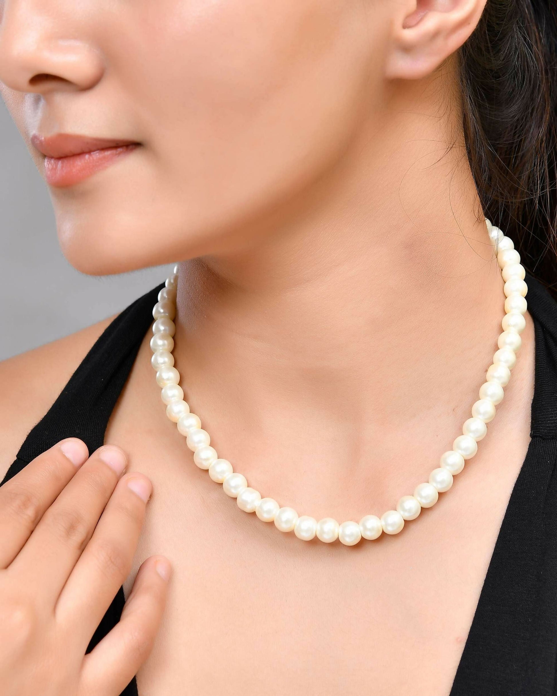 VOJ Pearl Beaded Necklace 