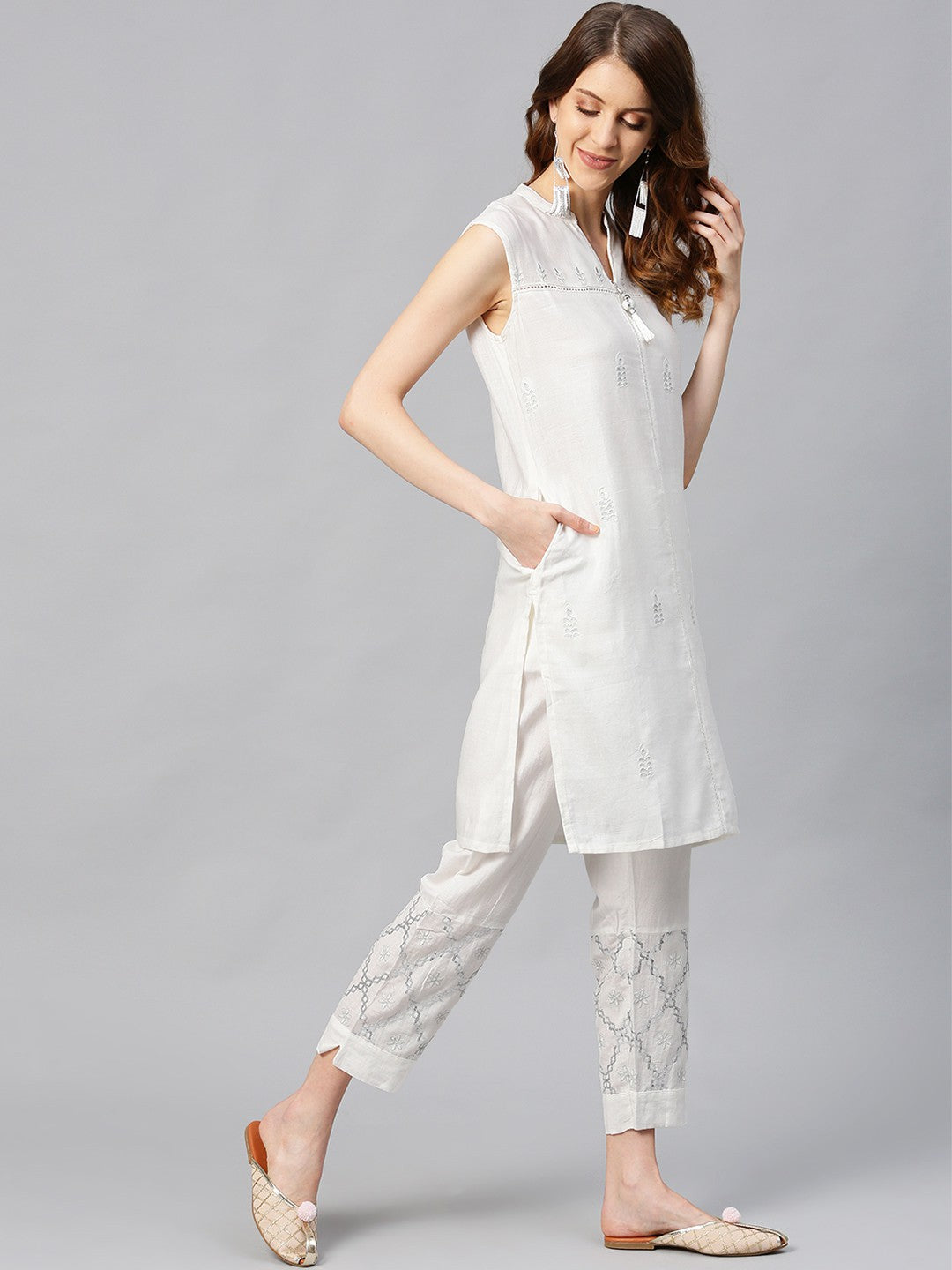 Juniper Women's White Viscose Rayon Embellished Kurta Set