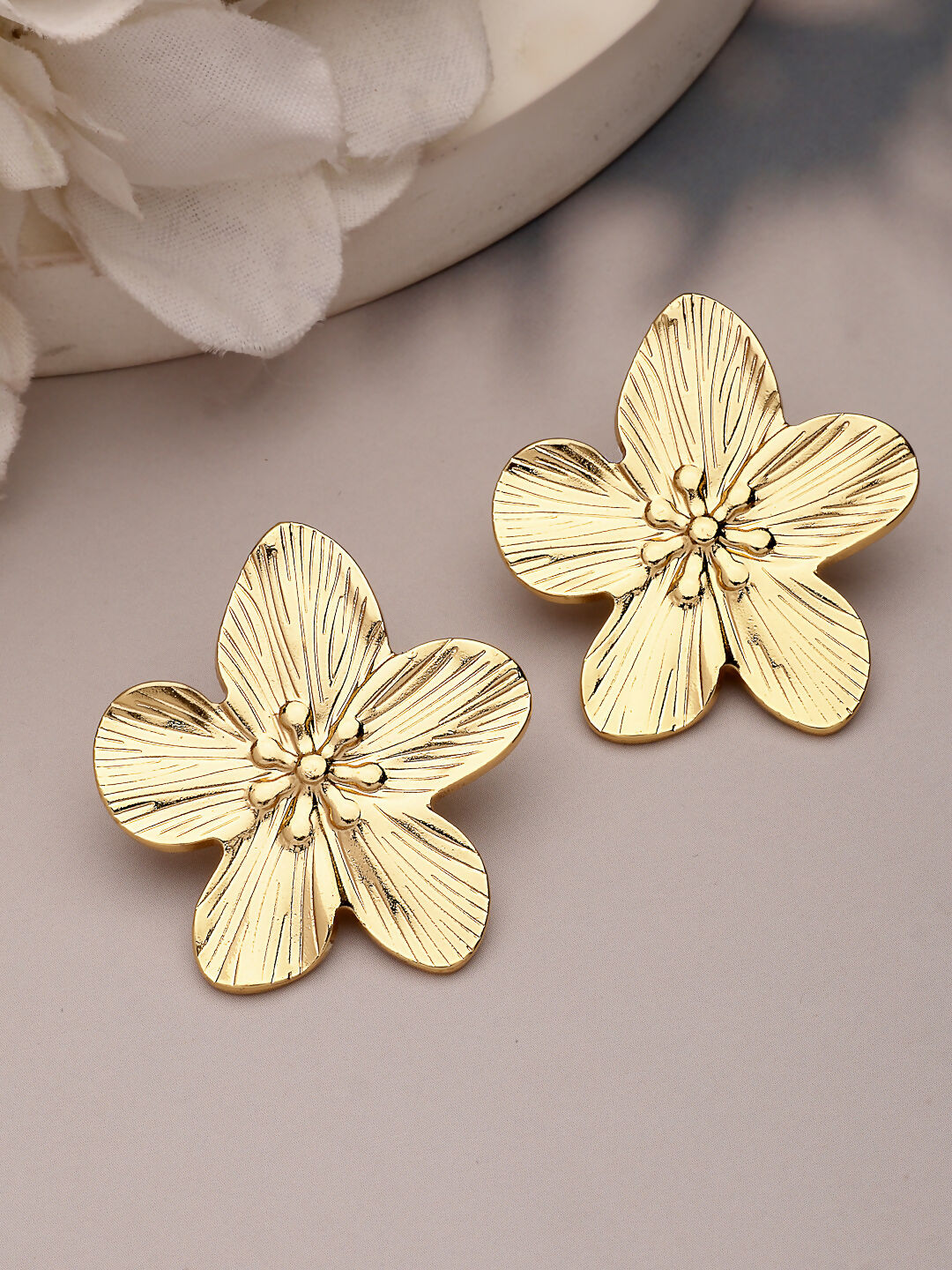 NVR Women's Gold-Polished Floral Shape Stud Earrings 