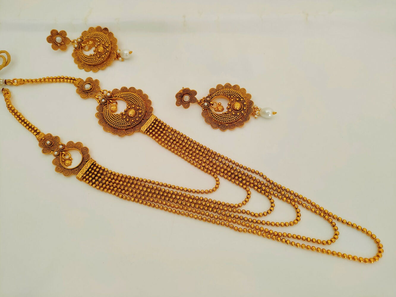 White Kemp Layer mugappu Necklace Set - Grab2buy
