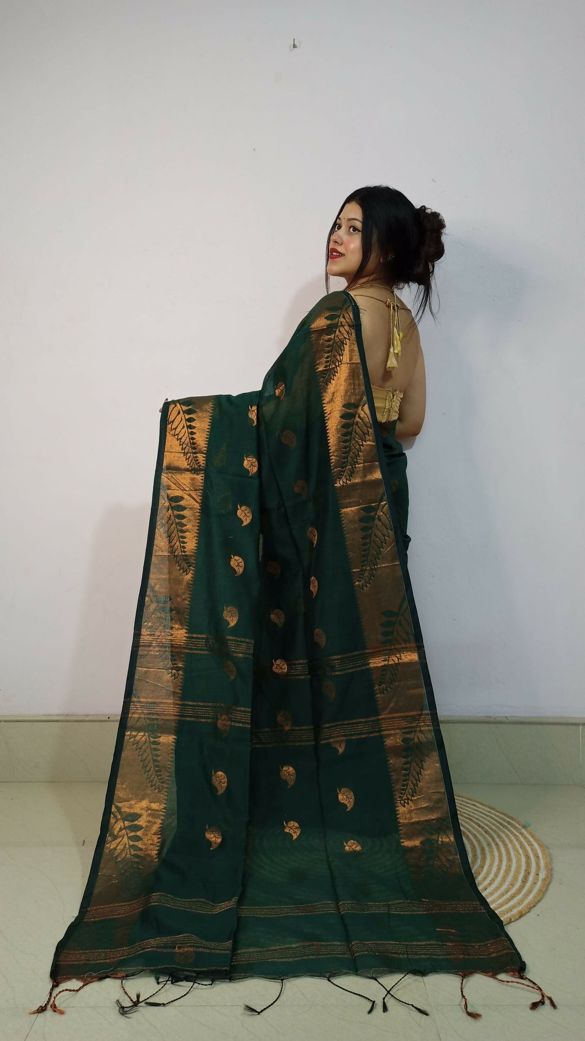 Exclusive Collection Beautiful Dark Green Cotton Silk Woven Handloom Grab2Buy With Running Blouse Piece 